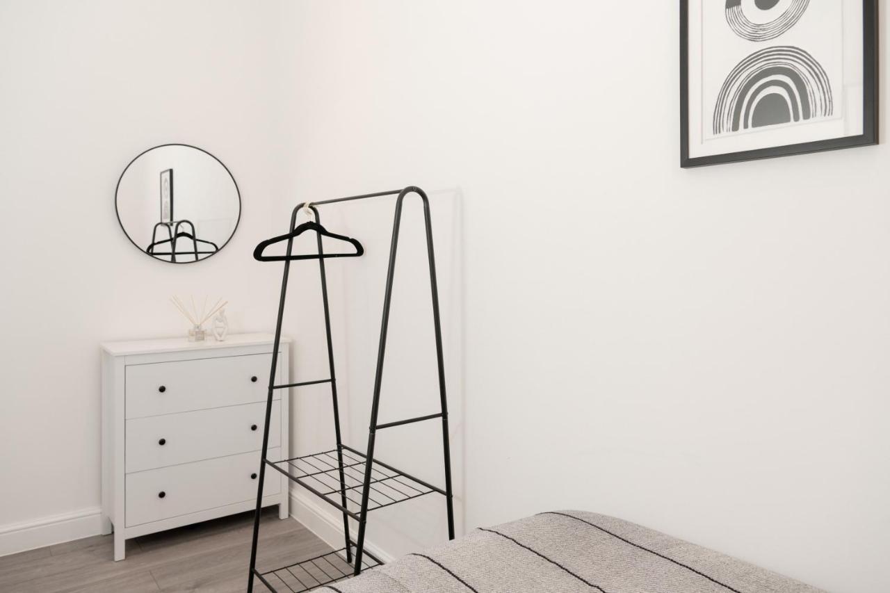 Fantastic New, London Apartment 3 Bed 1 Bath & Parking Whetstone Εξωτερικό φωτογραφία