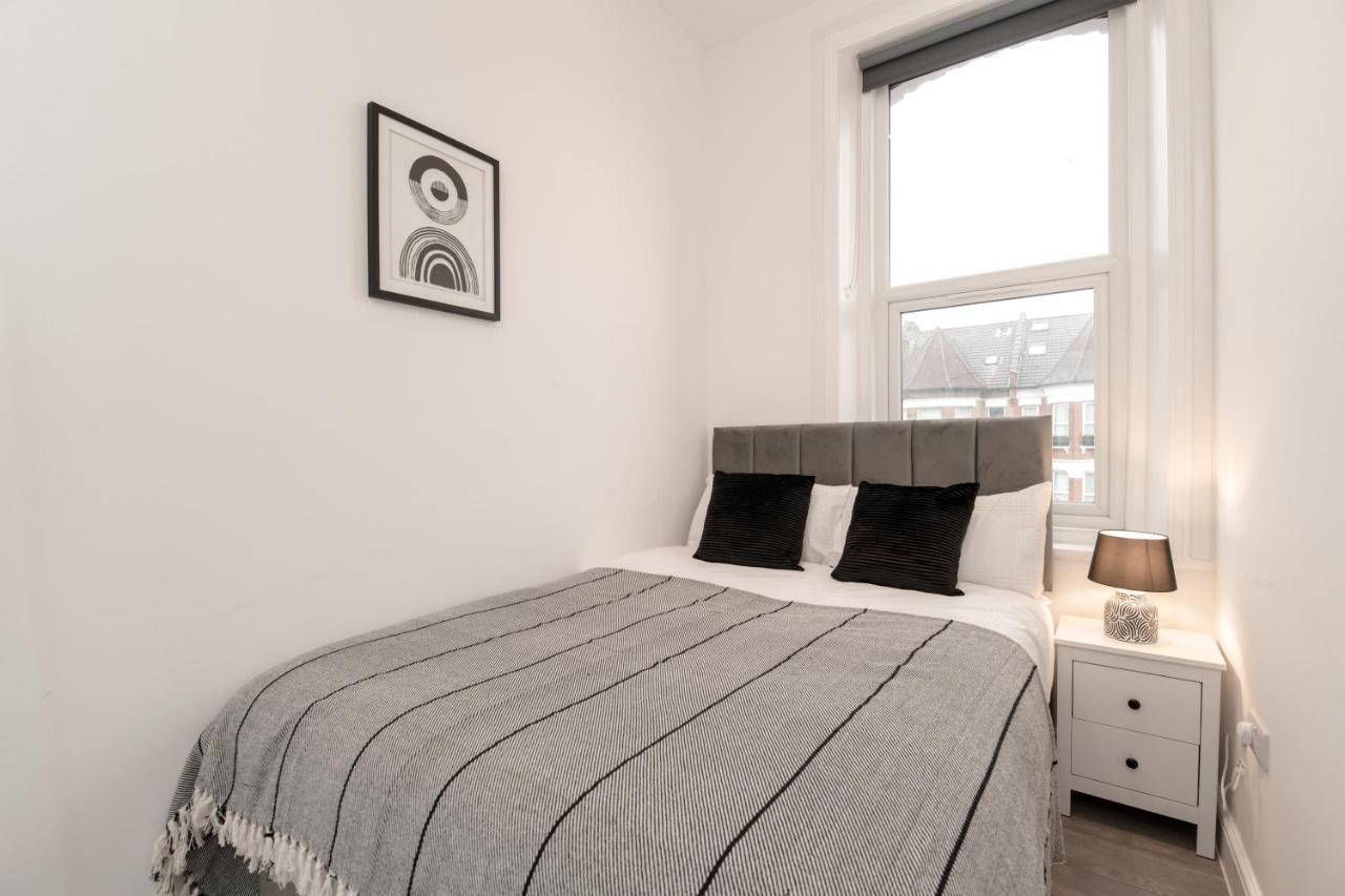 Fantastic New, London Apartment 3 Bed 1 Bath & Parking Whetstone Εξωτερικό φωτογραφία